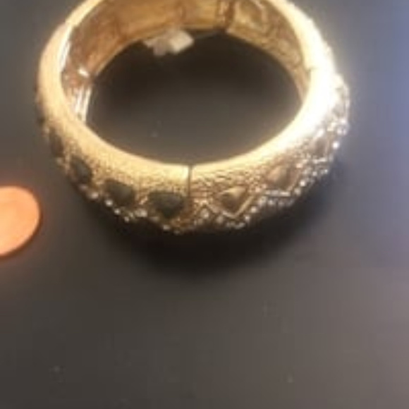 Ornate New Bracelet - Picture 1 of 4